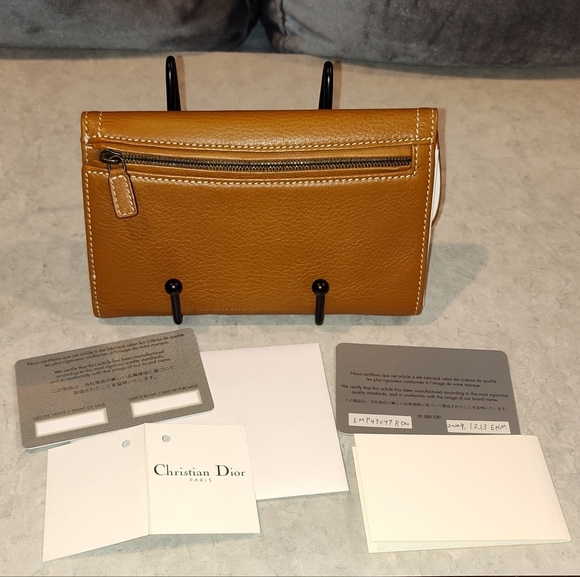 NEW CHRISTIAN DIOR MEDIUM SADDLE BI-FOLD WALLET WITH CD CHARM FULL INCLUSION COA - Picture 8 of 16